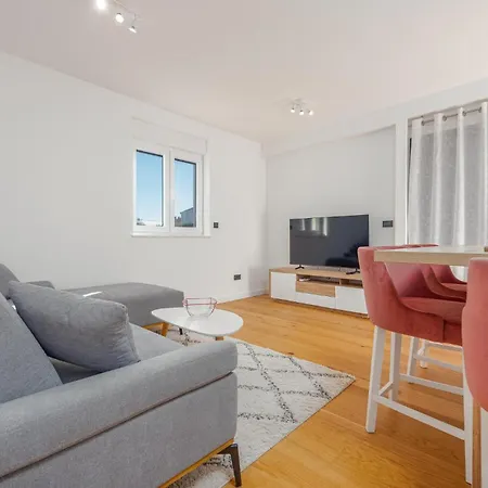 2 Bedroom Beautiful In