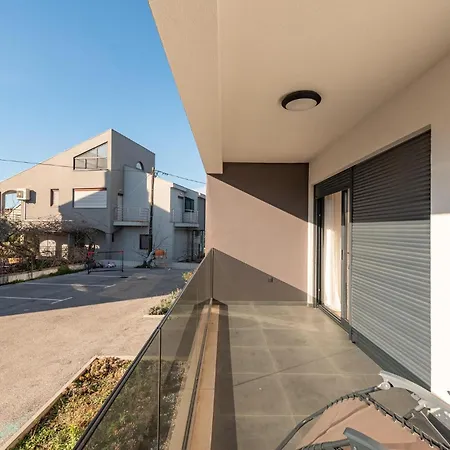 2 Bedroom Beautiful In شقة زادار