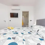 2 Bedroom Beautiful In *