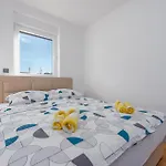 2 Bedroom Amazing In Apartment