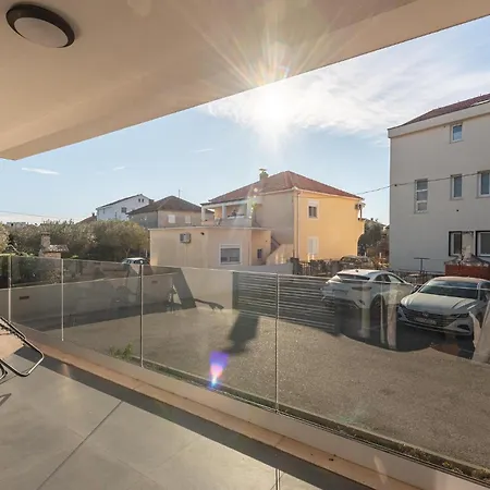 Apartment 2 Bedroom Beautiful In *