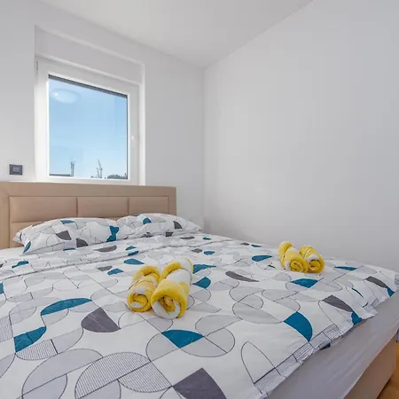 2 Bedroom Beautiful In Lägenhet